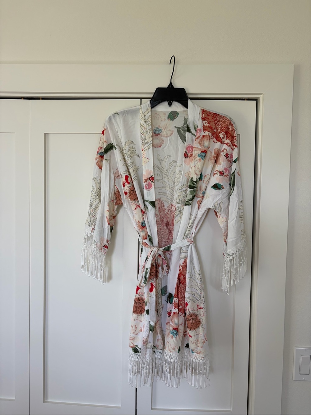 White and Floral Fringe Robe